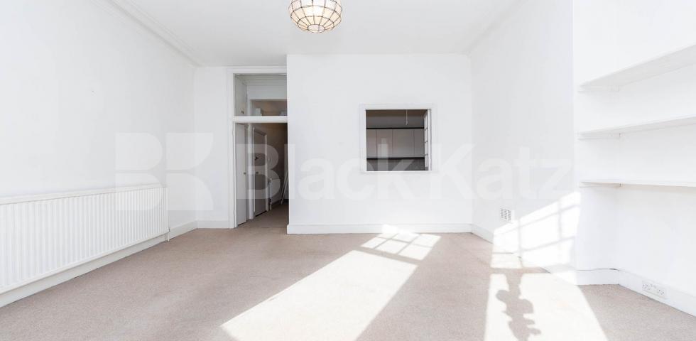 Spacious two bedroom set in a period conversion Milton Road, Highgate